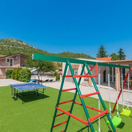 Casa de Férias Mateo **** Zagvozd