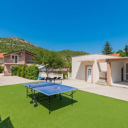 Mateo **** Vikendica *