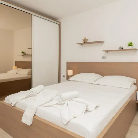 Vikendica Mateo ****